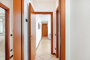 Central Apartment Caniggia 2 With Terrace in Como
