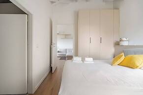 Modern Flat 2 Near the Swiss Border in Viggiù