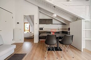 Modern Flat 2 Near the Swiss Border in Viggiù