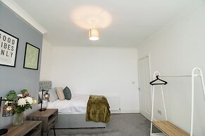 Kingley Court