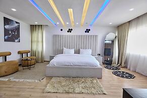 TOP LOFT 3 BED   PENTHOUSE APARTMENT
