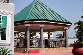 De GraceManuel Terrace