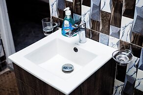 De GraceManuel Terrace