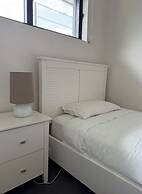 Manly 3 Bedroom Home - Upper Duplex