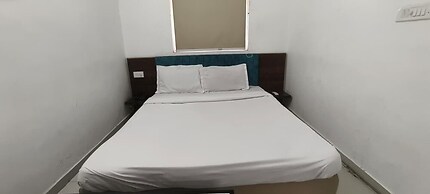 Royal Night Guesthouse - Daman