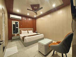 Hotel Ayushmaan Inn Varanasi