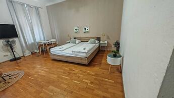 Group Stay Comfortable Multi Apart