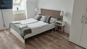 Charming 2 Apartments For Extended Stays