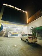 Hotel Paras R Inn