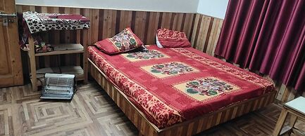 Royal Parshar Lake Home Stay