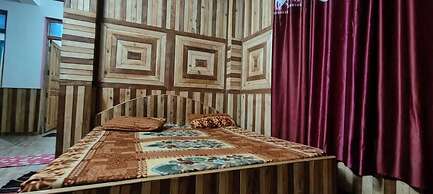 Royal Parshar Lake Home Stay