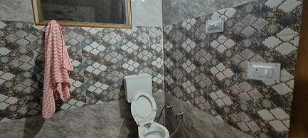 Royal Parshar Lake Home Stay