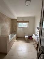 4BR Town House Cantonments. Pool. Garden