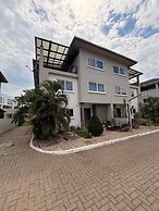 4BR Town House Cantonments. Pool. Garden
