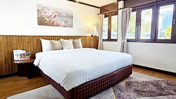 GRETA VILLA  Nakluea18