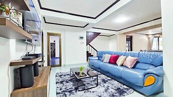GRETA VILLA  Nakluea18