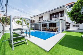 GRETA VILLA  Nakluea18