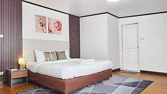 GRETA VILLA  Nakluea18
