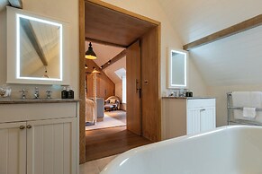 Stunning 6 BB Cottage & Annexe