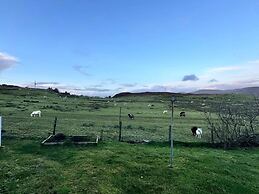 2 Borrodale - Sleeps 4 & Beautiful Mountain View
