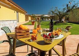 Agriturismo Agricoccinella - Pool&Restaurant