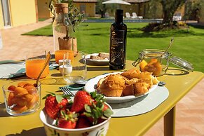 Agriturismo Agricoccinella - Pool&Restaurant