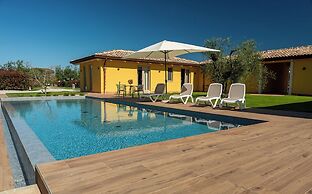 Agriturismo Agricoccinella - Pool&Restaurant