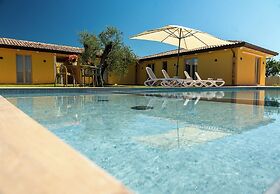 Agriturismo Agricoccinella - Pool&Restaurant
