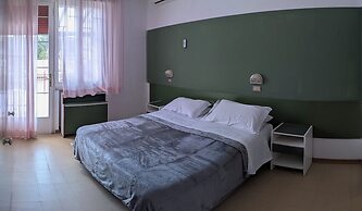 Hotel Plaza Rooms & Coffee - Adults Friendly