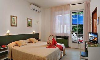 Hotel Plaza Rooms & Coffee - Adults Friendly