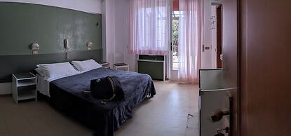 Hotel Plaza Rooms & Coffee - Adults Friendly