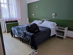 Hotel Plaza Rooms & Coffee - Adults Friendly