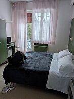 Hotel Plaza Rooms & Coffee - Adults Friendly