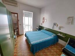 Hotel Plaza Rooms & Coffee - Adults Friendly
