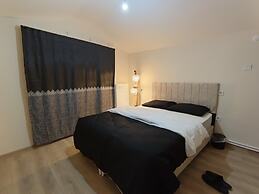 Do Not Disturb Apart Suites