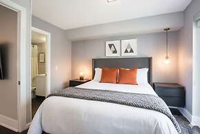 Toronto Icon Suites - CN Tower Downtown
