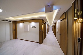Daejeon Brown Dot Wolpyeong