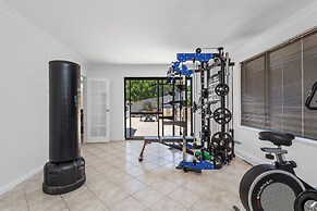 The Monaco Mansion Dianella - Sepal Stay