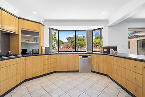 The Monaco Mansion Dianella - Sepal Stay