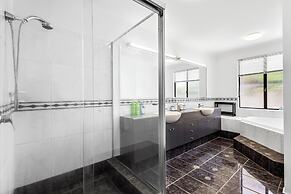 The Monaco Mansion Dianella - Sepal Stay