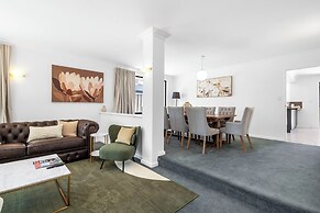 The Monaco Mansion Dianella - Sepal Stay