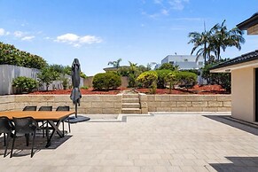 The Monaco Mansion Dianella - Sepal Stay