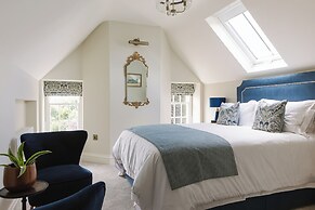 Moore Lodge