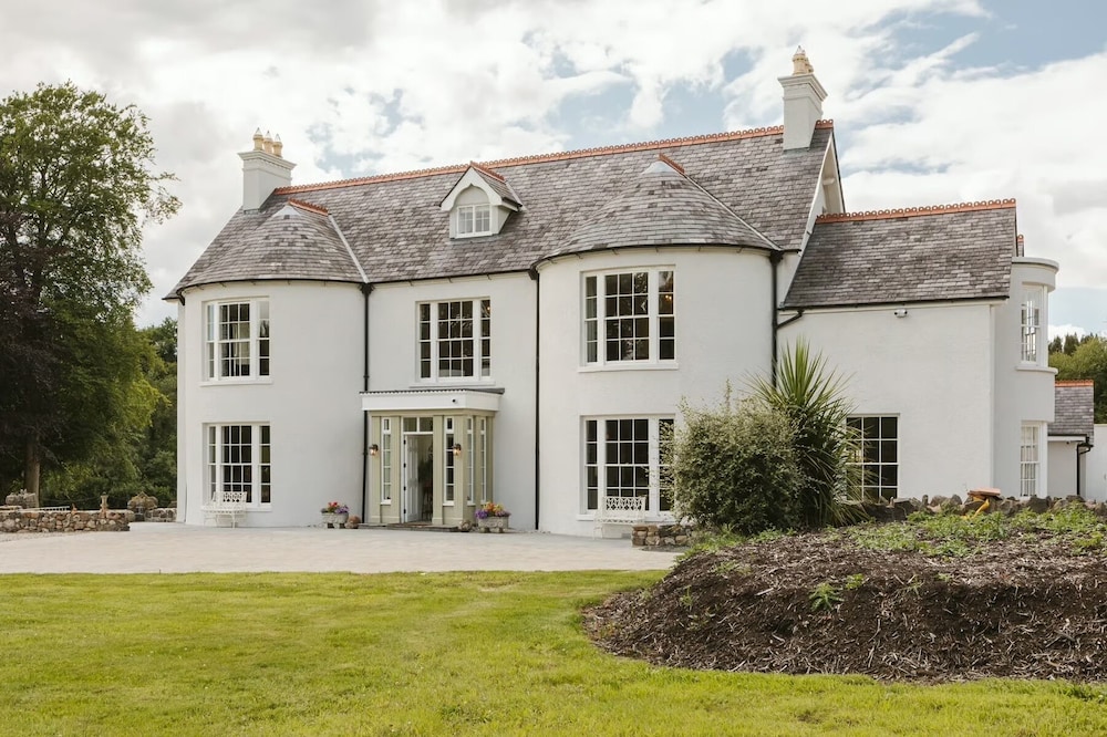 Moore Lodge