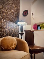 Flame B&B - Elegant Rooms
