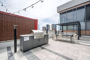 Newly Built Modern Condo With Stunning City Views