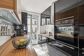 Stylish 3BR Near Tuileries Gardens