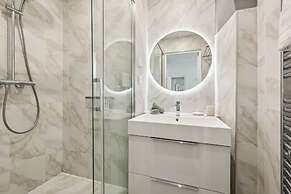 Stylish 3BR Near Tuileries Gardens