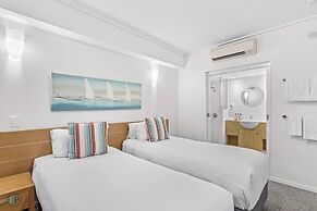 Whitsunday's, spa Bath, Beach, Marina, Infinity Pool, Restaurant