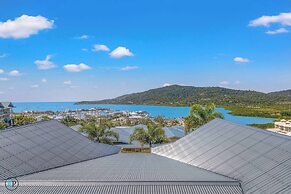 Whitsunday's, spa Bath, Beach, Marina, Infinity Pool, Restaurant
